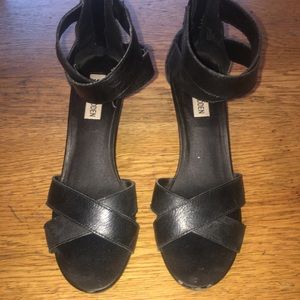 Steve Madden Black Wedges